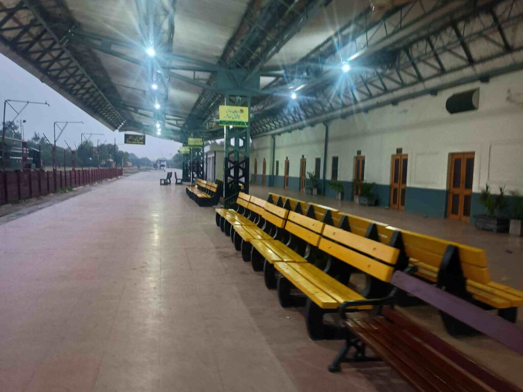 platform-no-1-faisalabad-station
