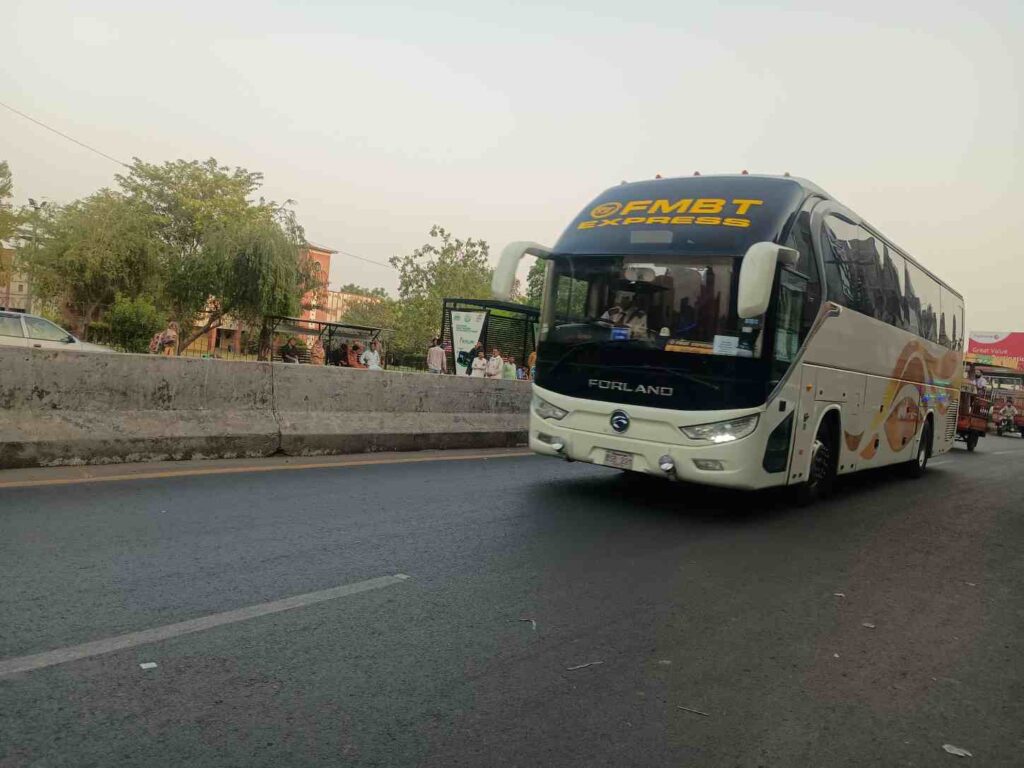 multan to faisalabad bus service