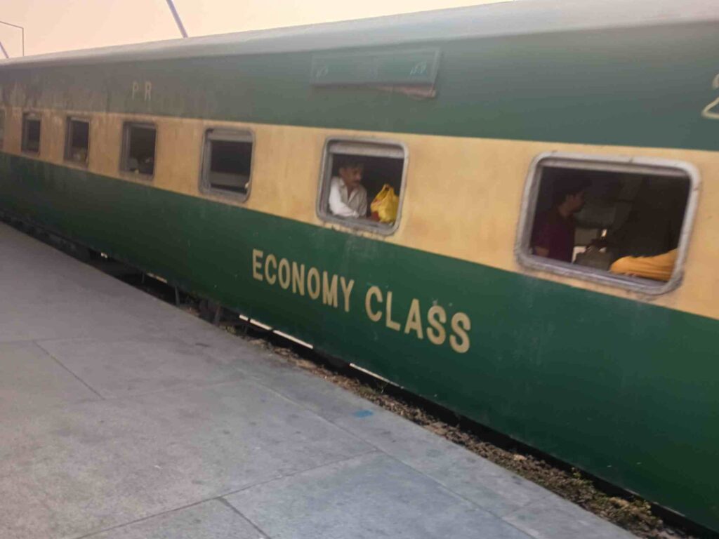 Pakistan-raillways-economy-class