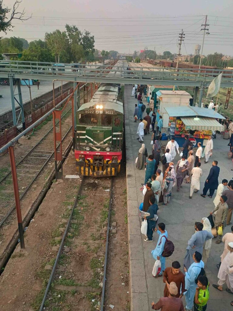 Rawalpindi-to-faisalabad-train-timing