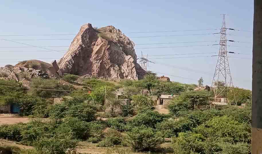 Chiniot Hill During Rail Journey 