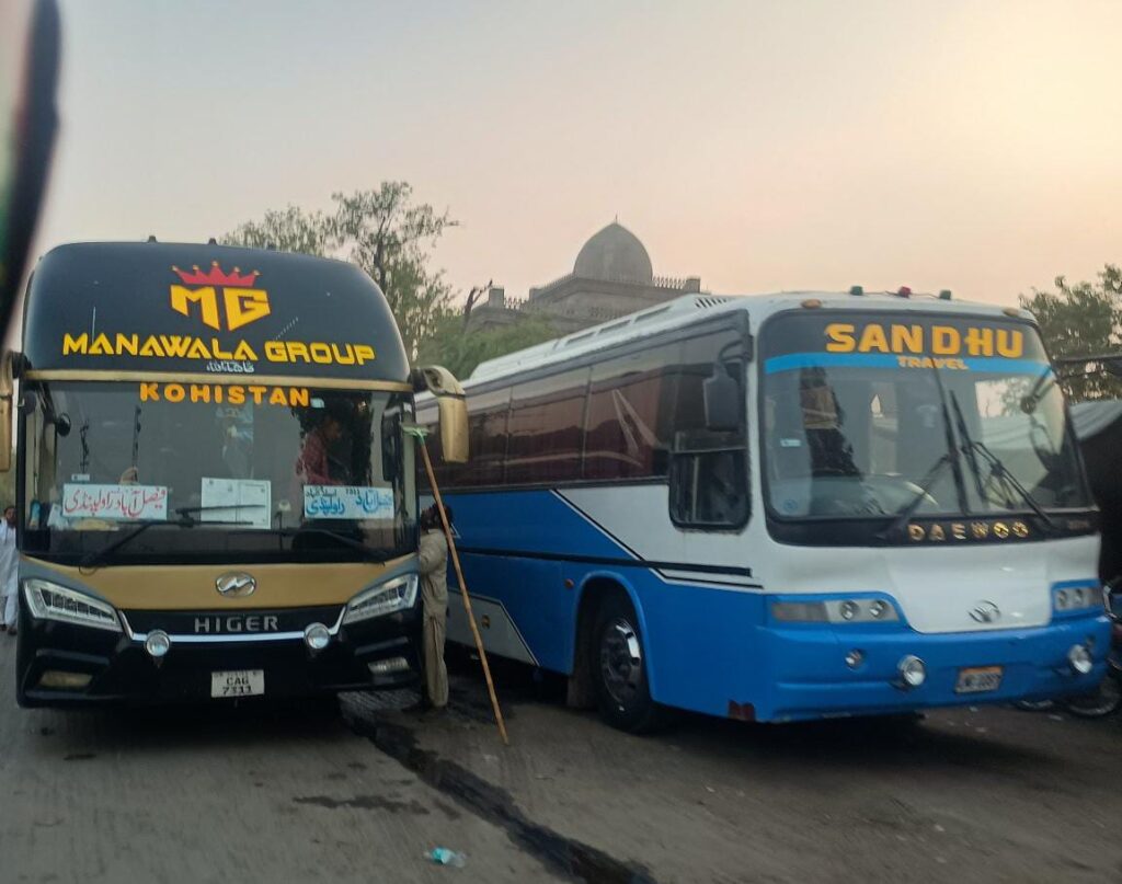 Islamabad To Faisalabad bus