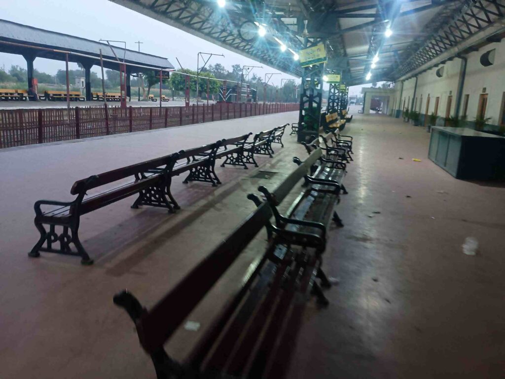 platform 1 Faisalabad Railway Station