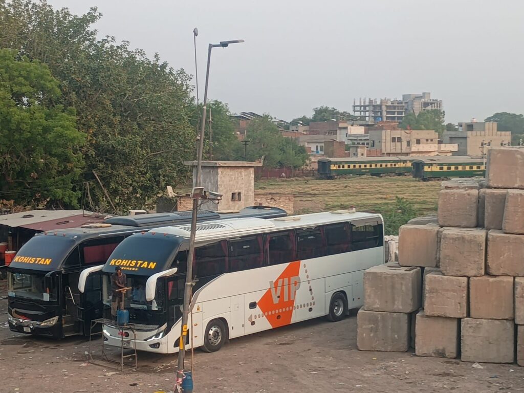 Kohistan bus faisalabad to lahore
