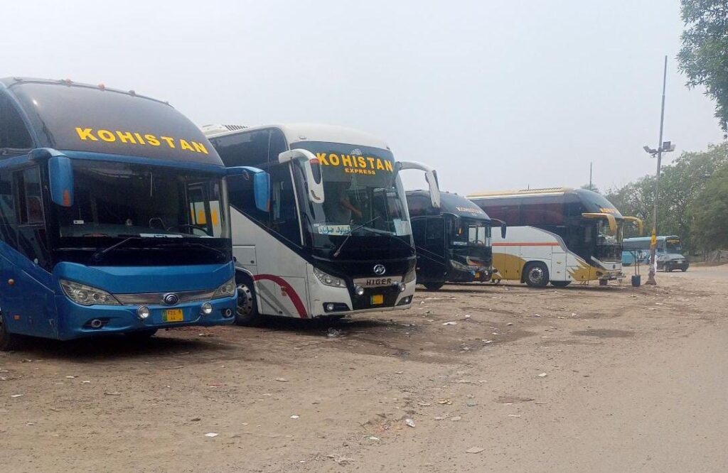 Buses in pakistan